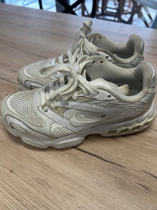 Zapatillas Nike Talla 36.5 Beige/Blanco
