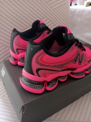 Zapatillas New Balance Rosa y Negra