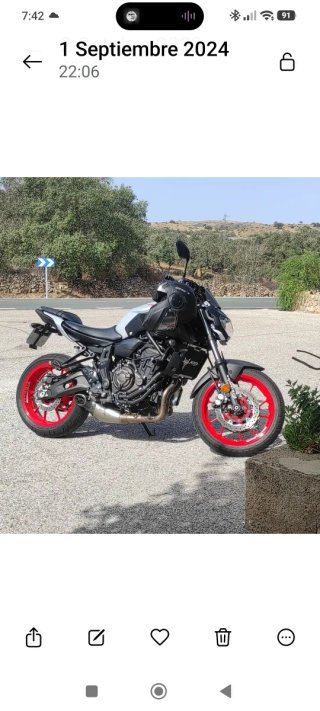 Yamaha MT-07 Naked Negra y Roja
