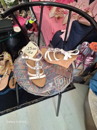 Sandali bianchi e oro taglia 40