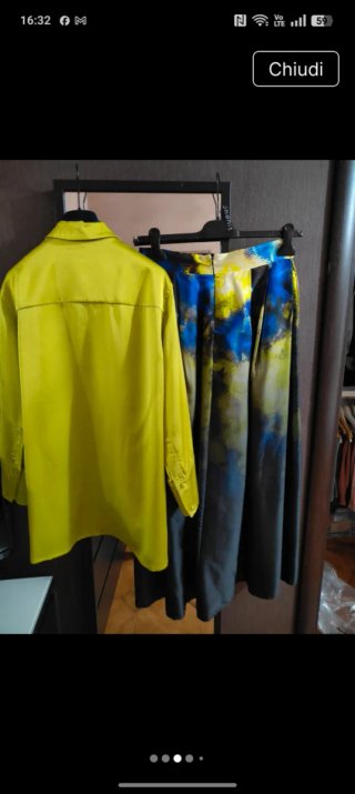Completo donna firmato: camicia e gonna