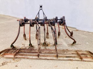Arado Cultivador Agrícola
