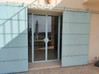 Puertas correderas de madera dobles