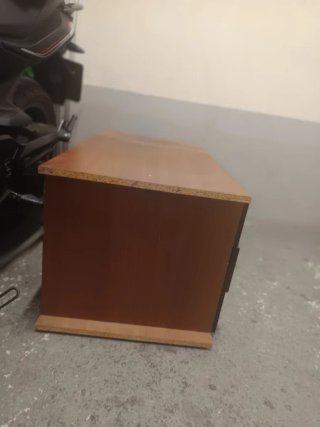 Armario de madera con 3 cajones