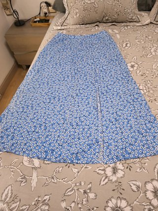 Falda larga estampada floral azul