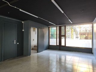 Local comercial en alquiler en Les Tres Torres en Barcelona