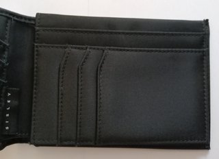 Portafogli nero Sisley