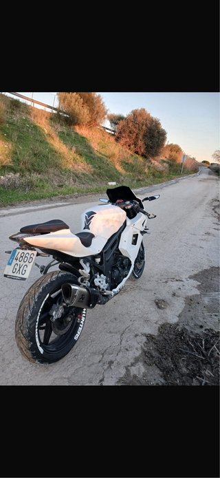 Hyosung GT650R 2010 Blanca