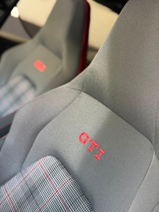 Volkswagen Golf GTI 245