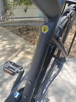 Bicicleta urbana negra