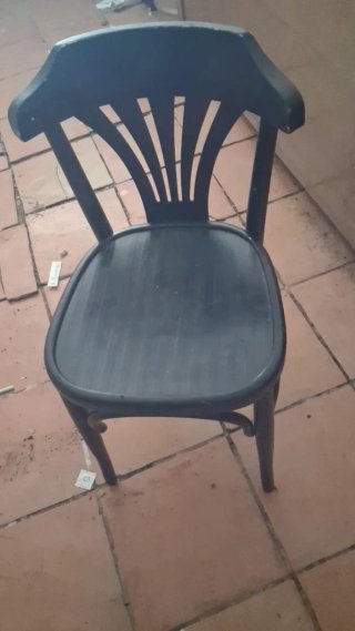 22 Sillas de madera