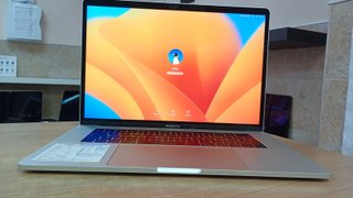 MacBook Pro 16GB RAM 15" 2017 I7-7700HQ 251GB SSD