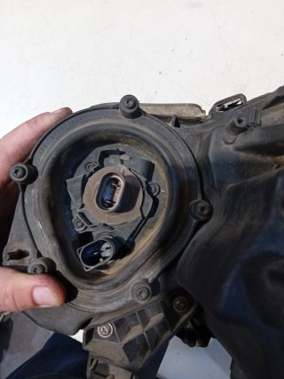 Faro Xenon  Derecho Mercedes W211,SOPORTE ROTO