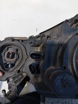 Faro Xenon  Derecho Mercedes W211,SOPORTE ROTO