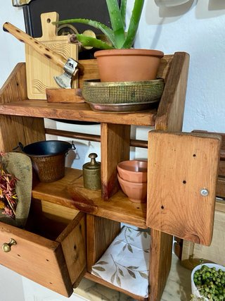 Mueble auxiliar artesanal
