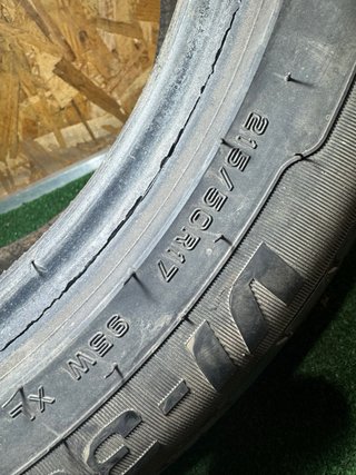Neumático Ovation 215/50R17 95W