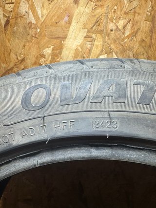 Neumático Ovation 215/50R17 95W