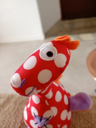 Peluche Dragón Rojo Lunares Blancos