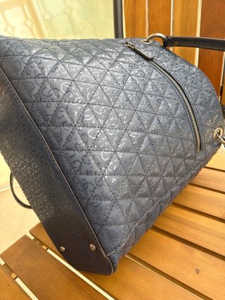Bolso Guess Azul Acolchado