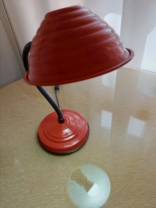Flexo de mesa rojo
