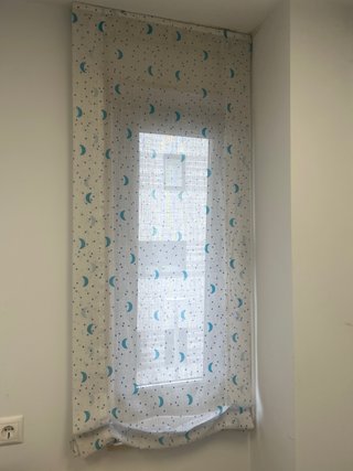 Estor plegable con estampado de lunas