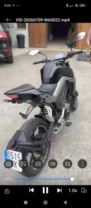 CFMoto 300NK Negra