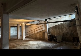Nave en zona Rua de San Pedro. 430 metros.