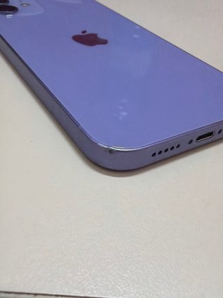 iPhone 12 Lila