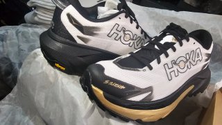 Zapatillas Hoka Mafate 5 T44⅔ Blanco Dorado