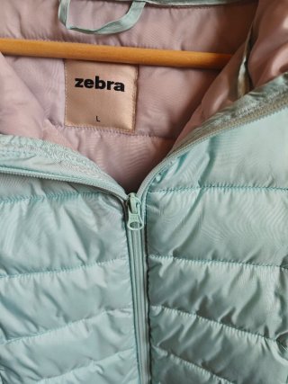 Anorak Mujer Zebra Talla L. Color azul cielo claro