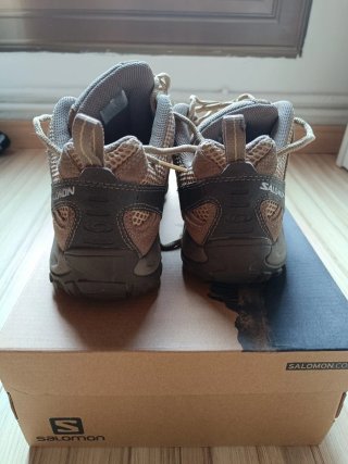 Bambas Salomon Montaña Beige/Marrón
