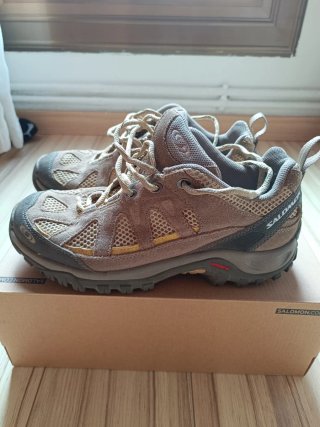 Bambas Salomon Montaña Beige/Marrón