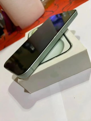 iPhone 15