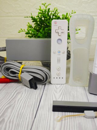 Consola Nintendo Wii Blanca + 2 Juegos y Mando