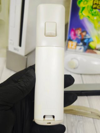 Consola Nintendo Wii Blanca + 2 Juegos y Mando
