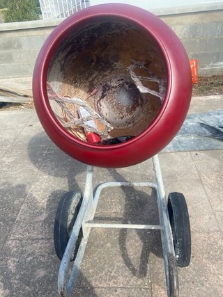 Hormigonera Eléctrica Roja