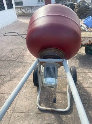 Hormigonera Eléctrica Roja