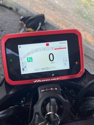 Honda Hornet 500 Negra 2025