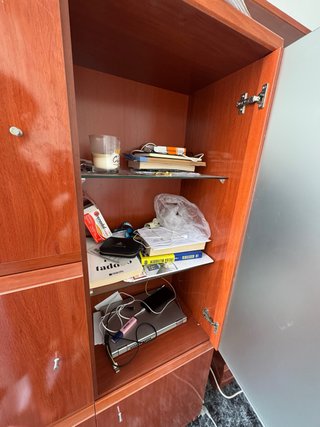 Mueble de salón madera y cristal