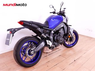 YAMAHA MT 09
