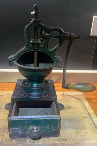 Macina caffè Peugeot Freres (conservato)