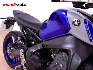 YAMAHA MT 09