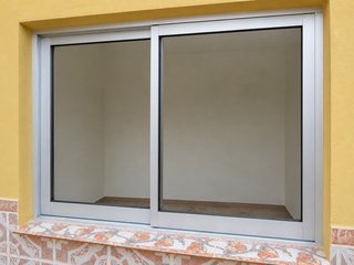 Ventana corredera aluminio 150x120 cm.