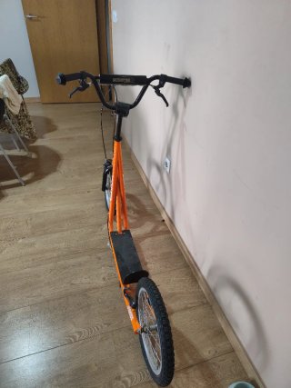 Monopatín Naranja Seminuevo