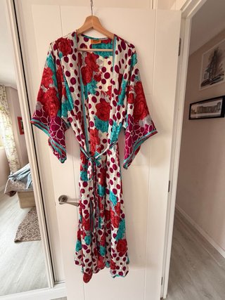 Kimono largo estampado floral.