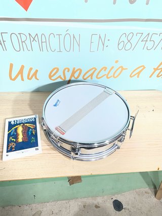 Caja Honsuy metálica 14 con baquetas