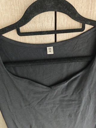 Vestido elástico negro corto