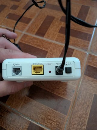 Router ADSL Zyxel P660R-D1