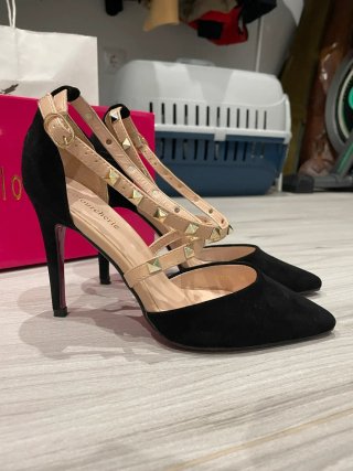 Zapatos de Tacón de Aguja con Tachuelas