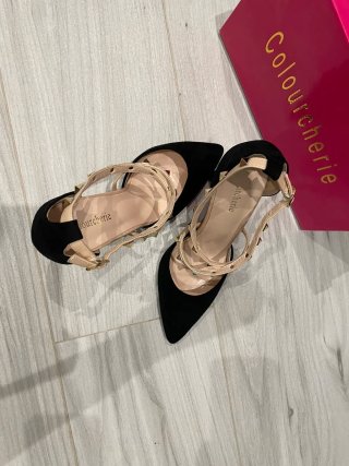 Zapatos de Tacón de Aguja con Tachuelas